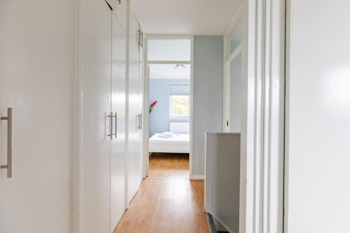 Cosy 3 Bed Flat Near London's Highlights Ferienhaus London