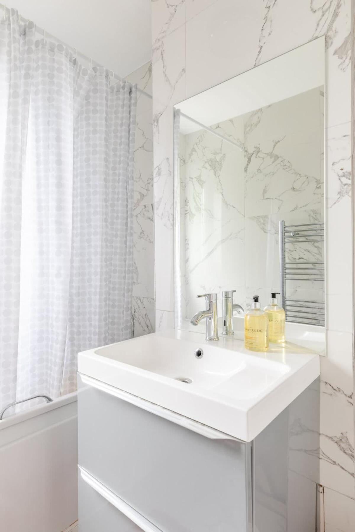 Cosy 3 Bed Flat Near London's Highlights Ferienhaus London
